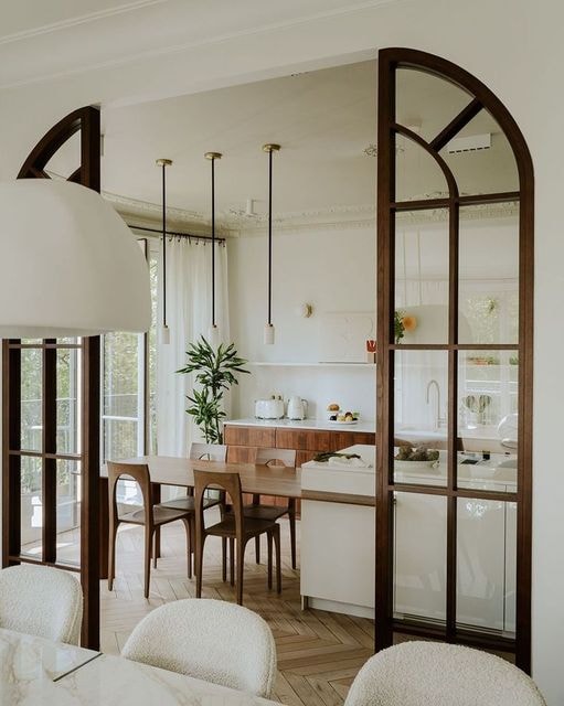 Salle à manger avec arche vitrée sur mesure